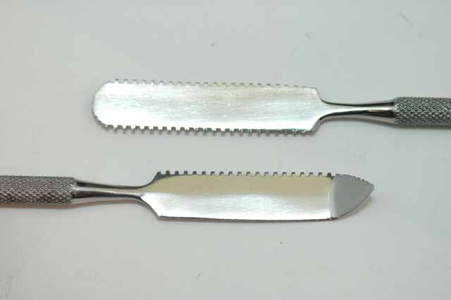 Serrated Chrome Spatula 7"